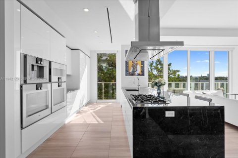 Купить кондоминиум в Майами-Бич, Флорида 2 спальни, 179.67м2, № 1999914 - фото 23