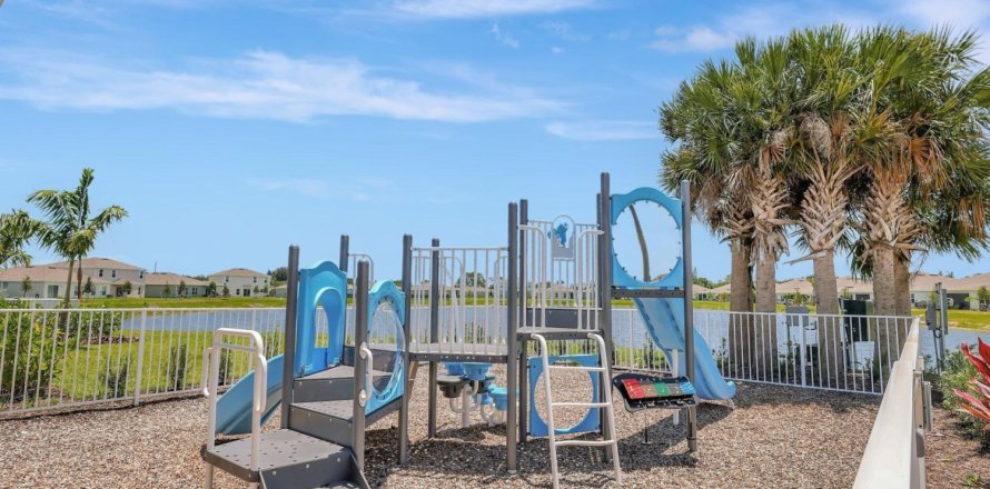 Casa en Fort Pierce, Florida 3 dormitorios, 142.05 m2 № 1226842