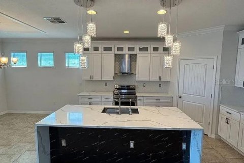 Villa ou maison à louer à Kissimmee, Floride: 4 chambres, 187.48 m2 № 2389013 - photo 2