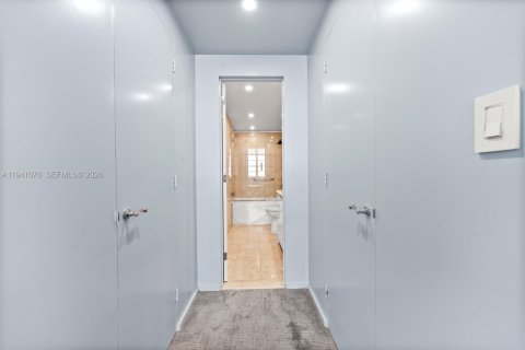 Copropriété à vendre à Sunny Isles Beach, Floride: 2 chambres, 125.42 m2 № 2003825 - photo 8