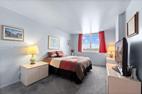 Copropriété à vendre à Sunny Isles Beach, Floride: 2 chambres, 125.42 m2 № 2003825 - photo 3