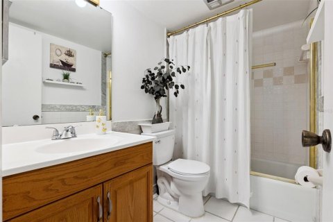 Condominio en venta en Casselberry, Florida, 1 dormitorio, 72.56 m2 № 2098857 - foto 17