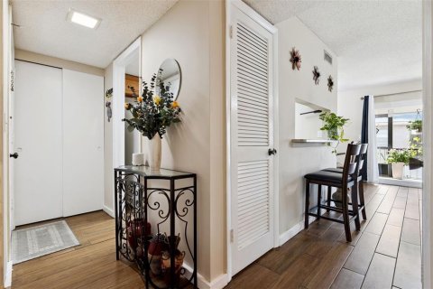 Condominio en venta en Casselberry, Florida, 1 dormitorio, 72.56 m2 № 2098857 - foto 6