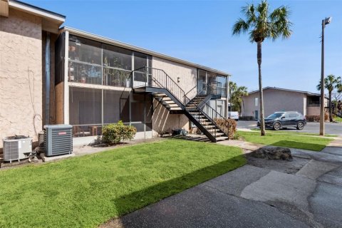 Condominio en venta en Casselberry, Florida, 1 dormitorio, 72.56 m2 № 2098857 - foto 21