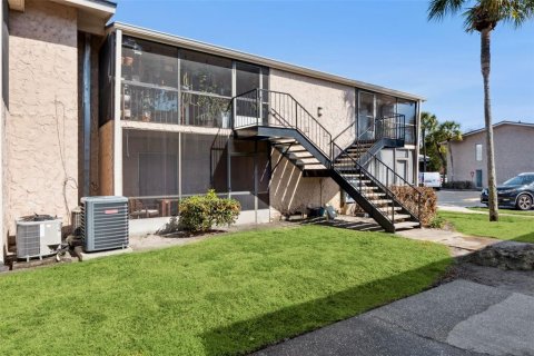 Condominio en venta en Casselberry, Florida, 1 dormitorio, 72.56 m2 № 2098857 - foto 20