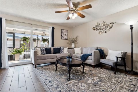 Condominio en venta en Casselberry, Florida, 1 dormitorio, 72.56 m2 № 2098857 - foto 7