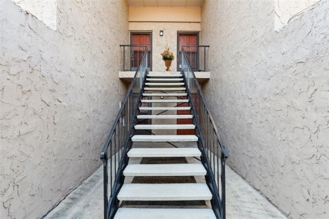 Condominio en venta en Casselberry, Florida, 1 dormitorio, 72.56 m2 № 2098857 - foto 4