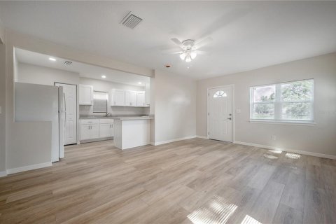 Apartamento en alquiler en Tampa, Florida, 2 dormitorios, 73.58 m2 № 1883171 - foto 3