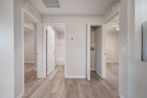 Apartamento en alquiler en Tampa, Florida, 2 dormitorios, 73.58 m2 № 1883171 - foto 9