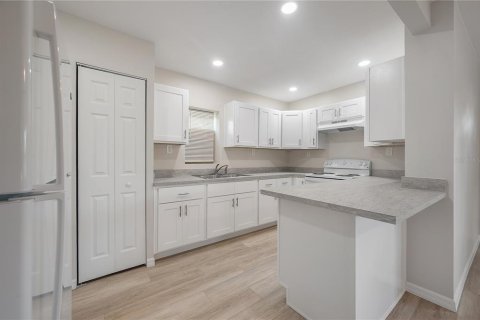 Apartamento en alquiler en Tampa, Florida, 2 dormitorios, 73.58 m2 № 1883171 - foto 5