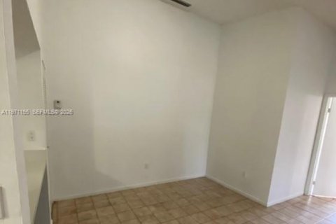 Condominio en alquiler en Miami, Florida, 2 dormitorios, 84.26 m2 № 2032237 - foto 7