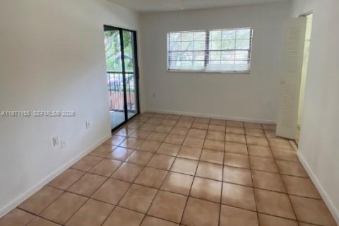 Condominio en alquiler en Miami, Florida, 2 dormitorios, 84.26 m2 № 2032237 - foto 6