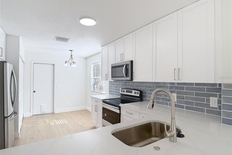 Купить виллу или дом в Брэндон, Флорида 3 комнаты, 164.62м2, № 2148746 - фото 18