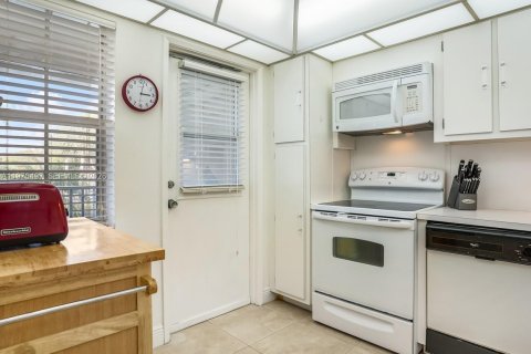 Condominio en venta en Pompano Beach, Florida, 2 dormitorios, 102.19 m2 № 2032692 - foto 10