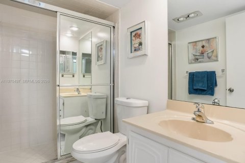 Condominio en venta en Pompano Beach, Florida, 2 dormitorios, 102.19 m2 № 2032692 - foto 15