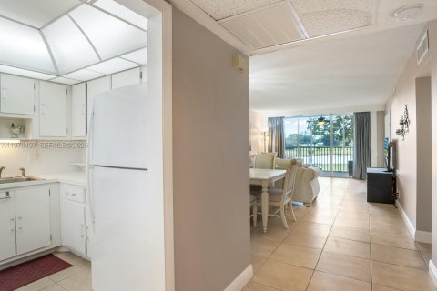 Condominio en venta en Pompano Beach, Florida, 2 dormitorios, 102.19 m2 № 2032692 - foto 9