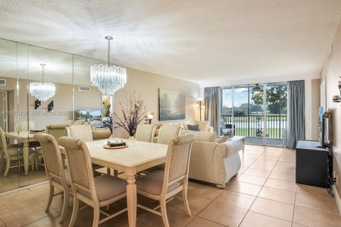 Condominio en venta en Pompano Beach, Florida, 2 dormitorios, 102.19 m2 № 2032692 - foto 2