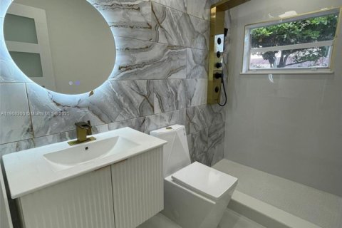 Villa ou maison à vendre à Miami, Floride: 2 chambres, 72 m2 № 1965743 - photo 9