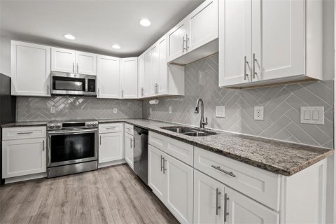 Villa ou maison à vendre à Tampa, Floride: 4 chambres, 131.55 m2 № 2429147 - photo 4