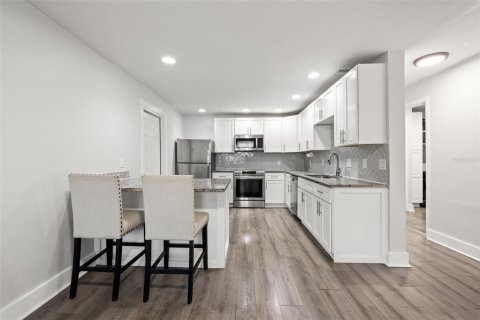 Villa ou maison à vendre à Tampa, Floride: 4 chambres, 131.55 m2 № 2429147 - photo 2