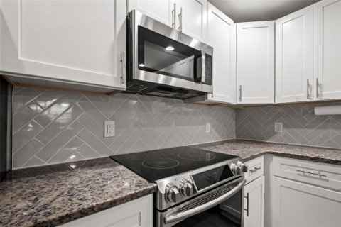 Villa ou maison à vendre à Tampa, Floride: 4 chambres, 131.55 m2 № 2429147 - photo 8