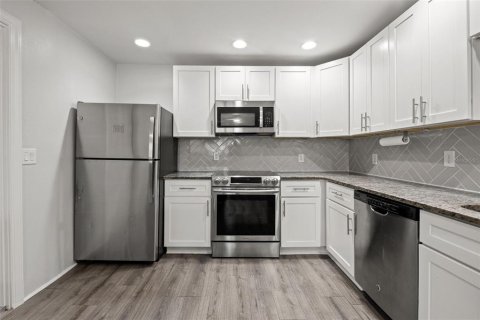 Villa ou maison à vendre à Tampa, Floride: 4 chambres, 131.55 m2 № 2429147 - photo 6