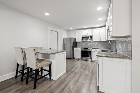 Villa ou maison à vendre à Tampa, Floride: 4 chambres, 131.55 m2 № 2429147 - photo 30