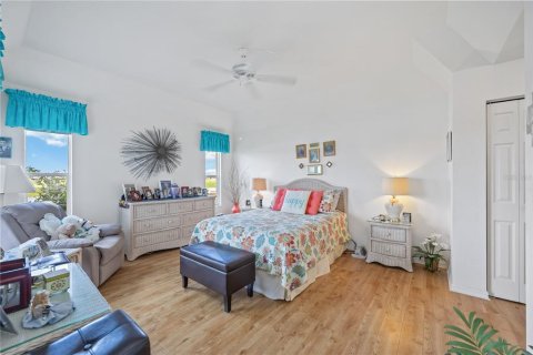 Condo in North Port, Florida, 2 bedrooms  № 2200468 - photo 18