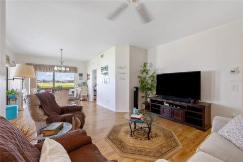 Condo in North Port, Florida, 2 bedrooms  № 2200468 - photo 5