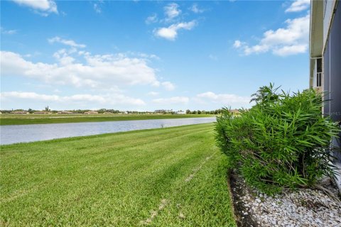 Condo in North Port, Florida, 2 bedrooms  № 2200468 - photo 28