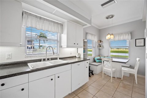 Condo in North Port, Florida, 2 bedrooms  № 2200468 - photo 17
