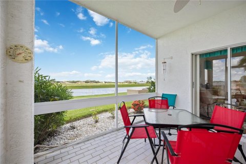 Condo in North Port, Florida, 2 bedrooms  № 2200468 - photo 27