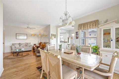 Condo in North Port, Florida, 2 bedrooms  № 2200468 - photo 9