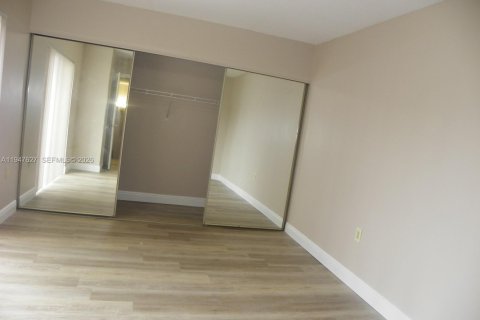 Touwnhouse à louer à Cooper City, Floride: 2 chambres, 117.43 m2 № 2009770 - photo 10