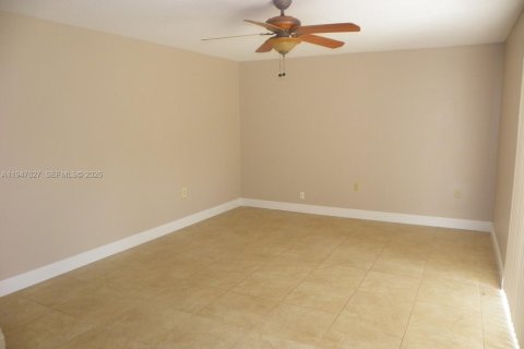 Touwnhouse à louer à Cooper City, Floride: 2 chambres, 117.43 m2 № 2009770 - photo 2