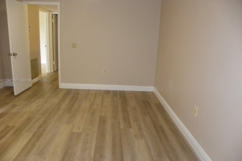 Touwnhouse à louer à Cooper City, Floride: 2 chambres, 117.43 m2 № 2009770 - photo 9