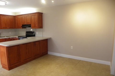 Touwnhouse à louer à Cooper City, Floride: 2 chambres, 117.43 m2 № 2009770 - photo 4