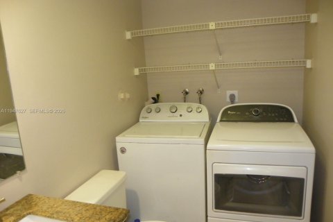 Touwnhouse à louer à Cooper City, Floride: 2 chambres, 117.43 m2 № 2009770 - photo 15