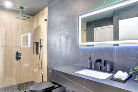 Casa en venta en Fort Lauderdale, Florida, 3 dormitorios, 190.26 m2 № 2039434 - foto 28