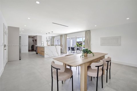 Casa en venta en Fort Lauderdale, Florida, 3 dormitorios, 190.26 m2 № 2039434 - foto 6