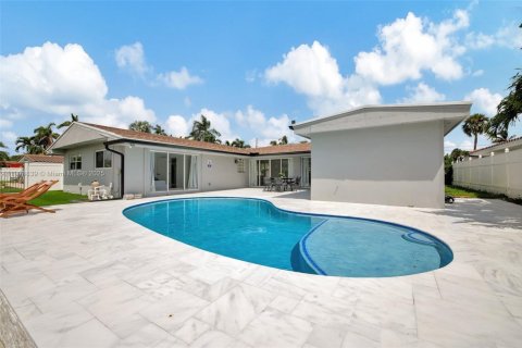 Casa en Fort Lauderdale, Florida 3 dormitorios, 190.26 m2 № 2039434
