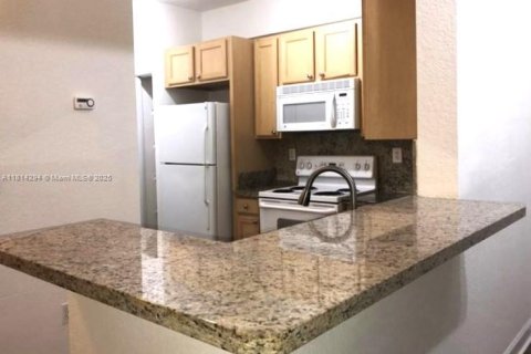 Copropriété à louer à South Miami, Floride: 2 chambres, 93.83 m2 № 1762941 - photo 9