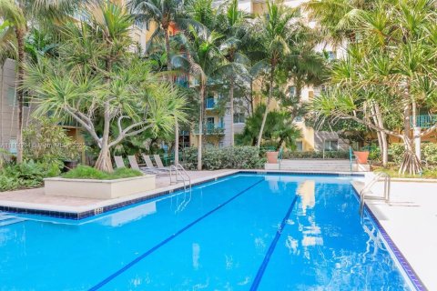 Copropriété à louer à South Miami, Floride: 2 chambres, 93.83 m2 № 1762941 - photo 6