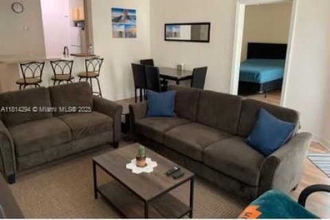 Copropriété à louer à South Miami, Floride: 2 chambres, 93.83 m2 № 1762941 - photo 3