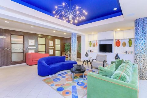 Copropriété à louer à South Miami, Floride: 2 chambres, 93.83 m2 № 1762941 - photo 1