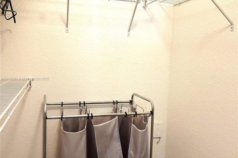 Copropriété à louer à South Miami, Floride: 2 chambres, 93.83 m2 № 1762941 - photo 15