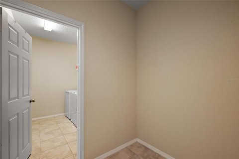Casa en venta en Mount Dora, Florida, 3 dormitorios, 201.04 m2 № 1796955 - foto 3