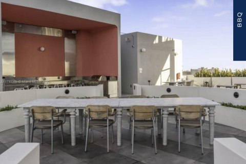 Condo in Sunrise, Florida, 2 bedrooms  № 1861819 - photo 23