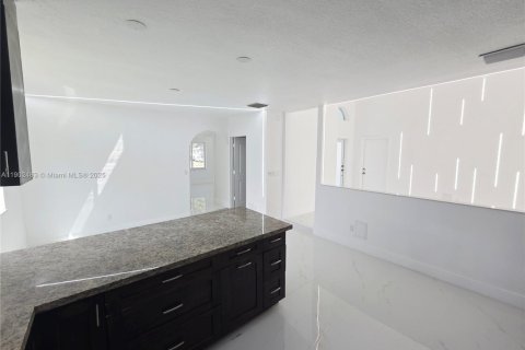 House in West Park, Florida 4 bedrooms, 173.08 sq.m. № 1953871 - photo 9