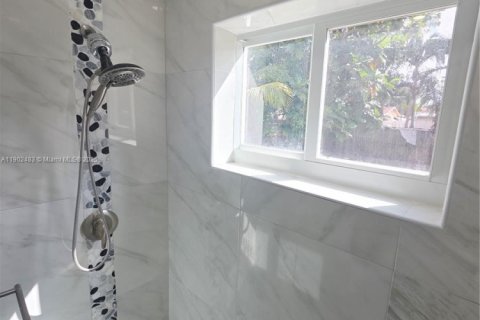 House in West Park, Florida 4 bedrooms, 173.08 sq.m. № 1953871 - photo 26